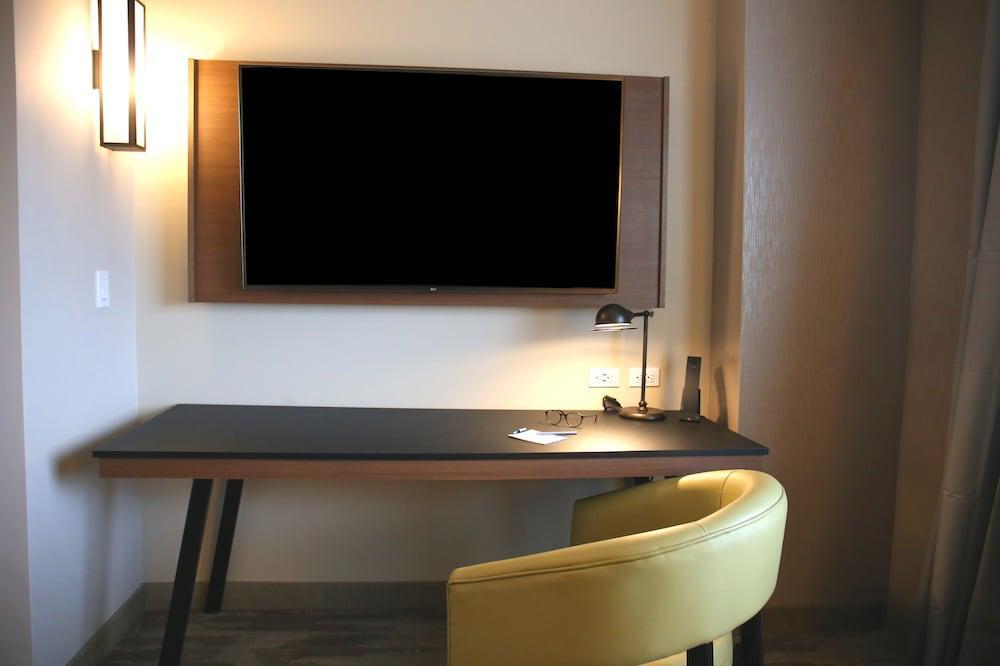 Fairfield & By Marriott Hotel 4*