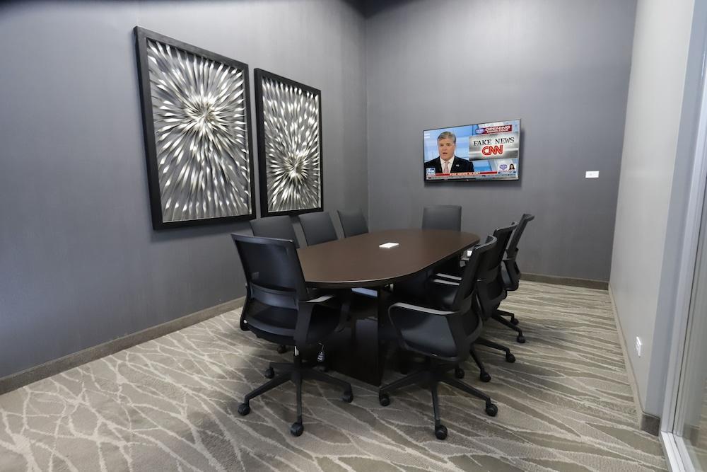 Fairfield & By Marriott Hotel 4*
